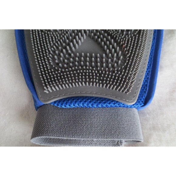 Grooming Glove For all Coats Dogs Bathing - Picture 3 of 8